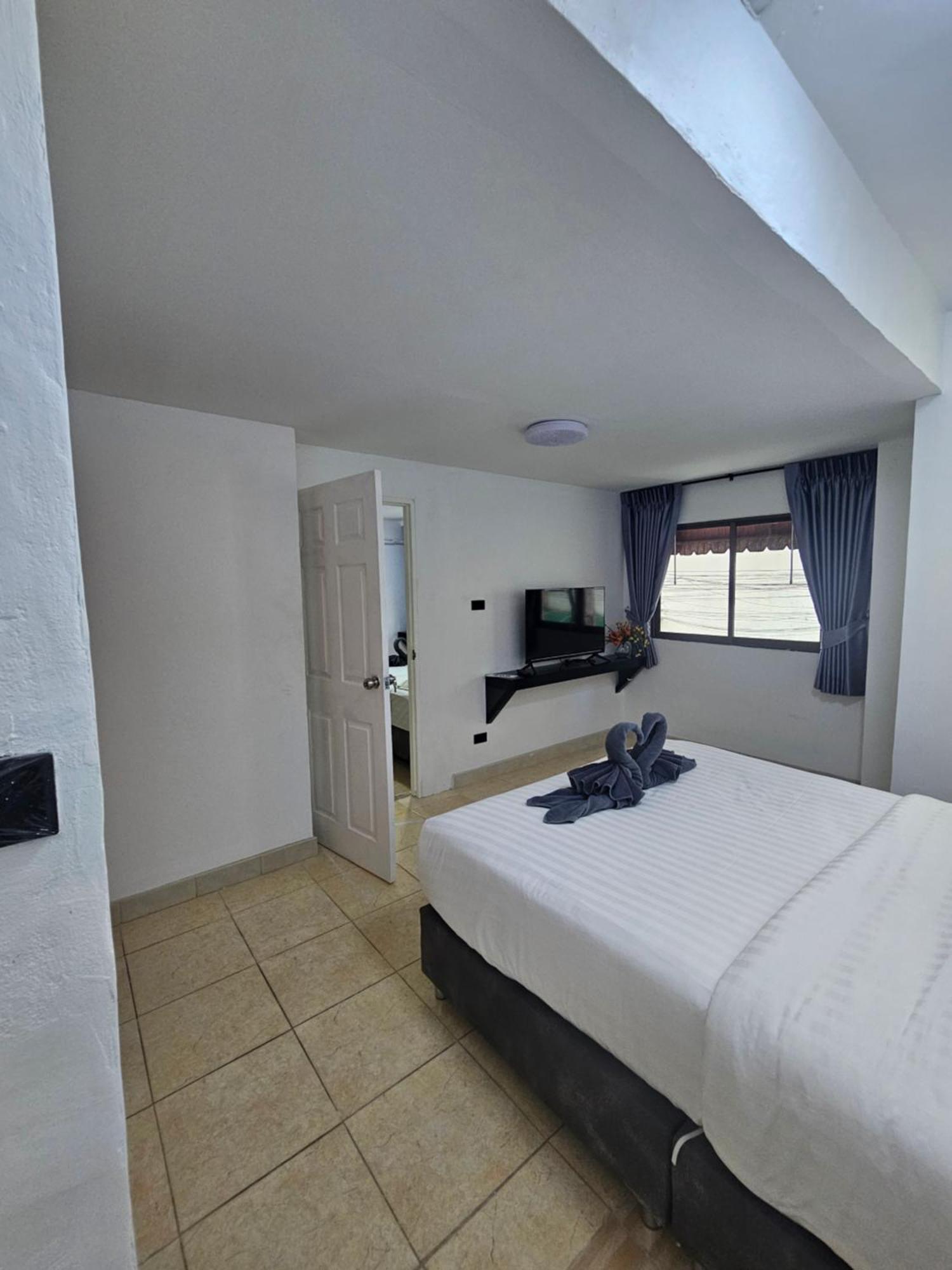 Candy Beach Seaview Jomtien Екстер'єр фото