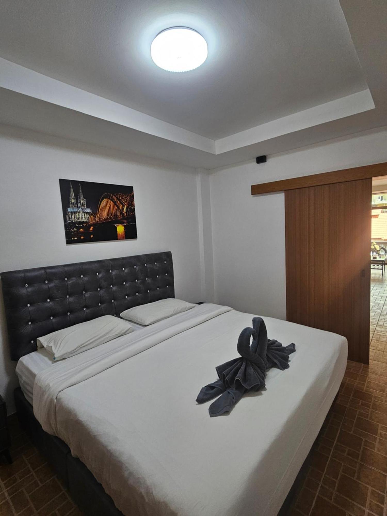 Candy Beach Seaview Jomtien Екстер'єр фото